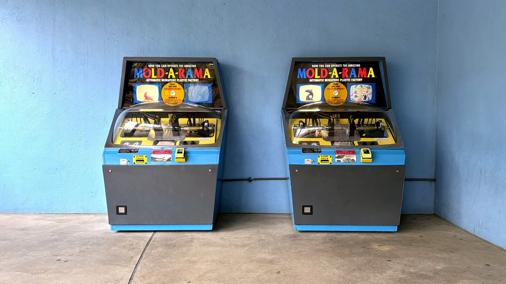 Front view of Mold-A-Rama machines by Underwater Dolphin Viewing in Brookfield Zoo