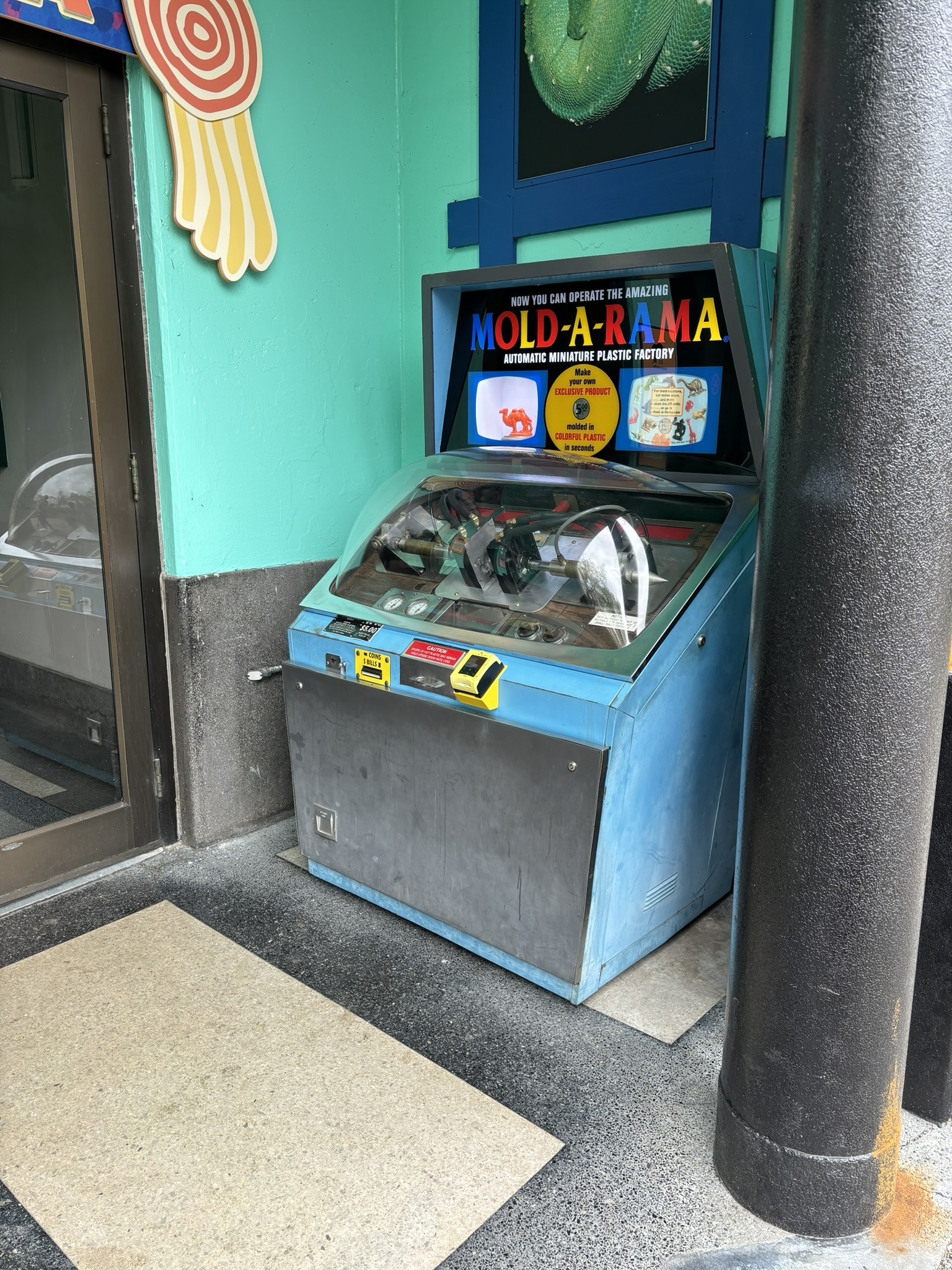 Mold-A-Rama Camel Machine in front of Australia House